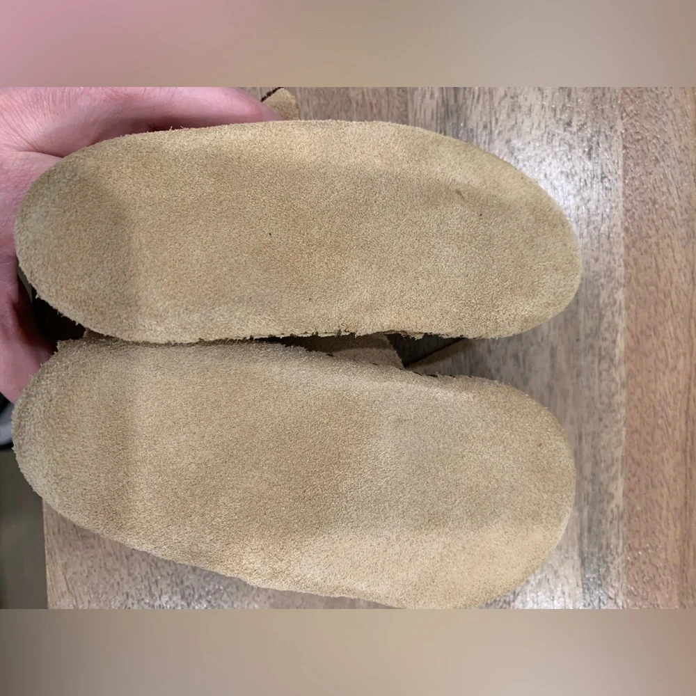Mint Baby Minnetonka suede moccasin stitch details size 5 boho casual minimalist